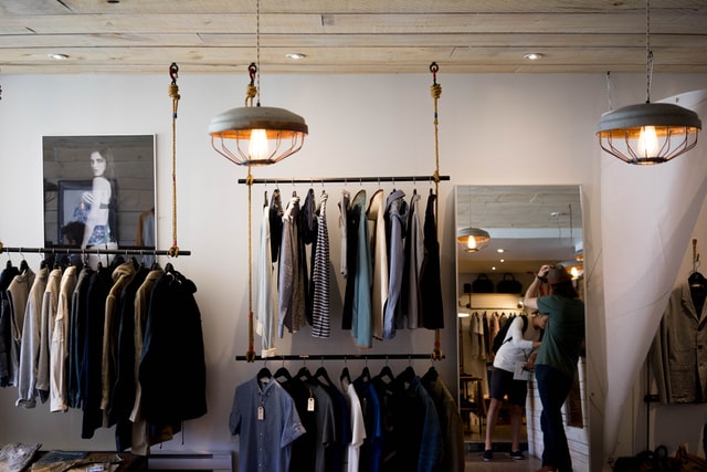 Jak założyć sklep odzieżowy krok po kroku? - Blog GoWork.pl