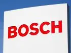 Logo Bosch na pylonie reklamowym